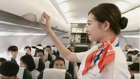 名校生挤爆胖东来的保安保洁岗